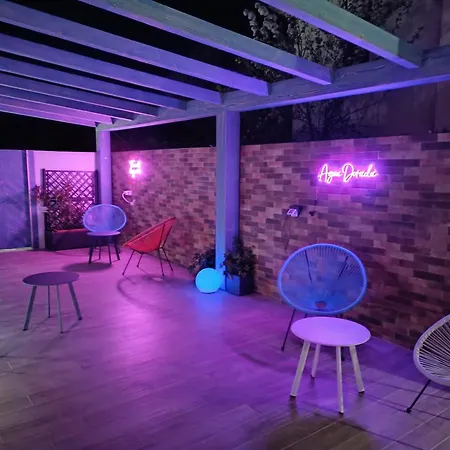 וילה A Stunning With Pool And Jacuzzi