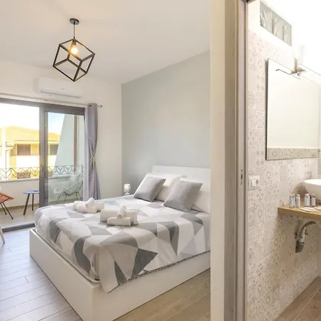 Villa A Stunning With Pool And Jacuzzi