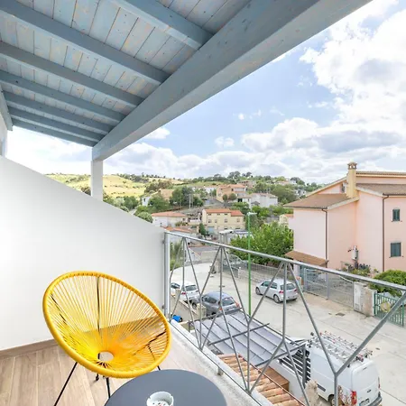 A Stunning With Pool And Jacuzzi Lula