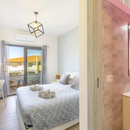 A Stunning With Pool And Jacuzzi Villa *