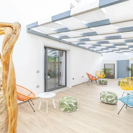 A Stunning With Pool And Jacuzzi * Lula