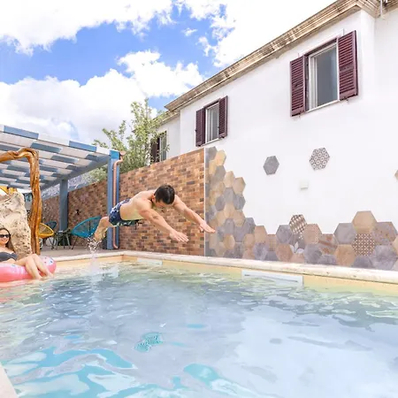 A Stunning With Pool And Jacuzzi Villa Lula